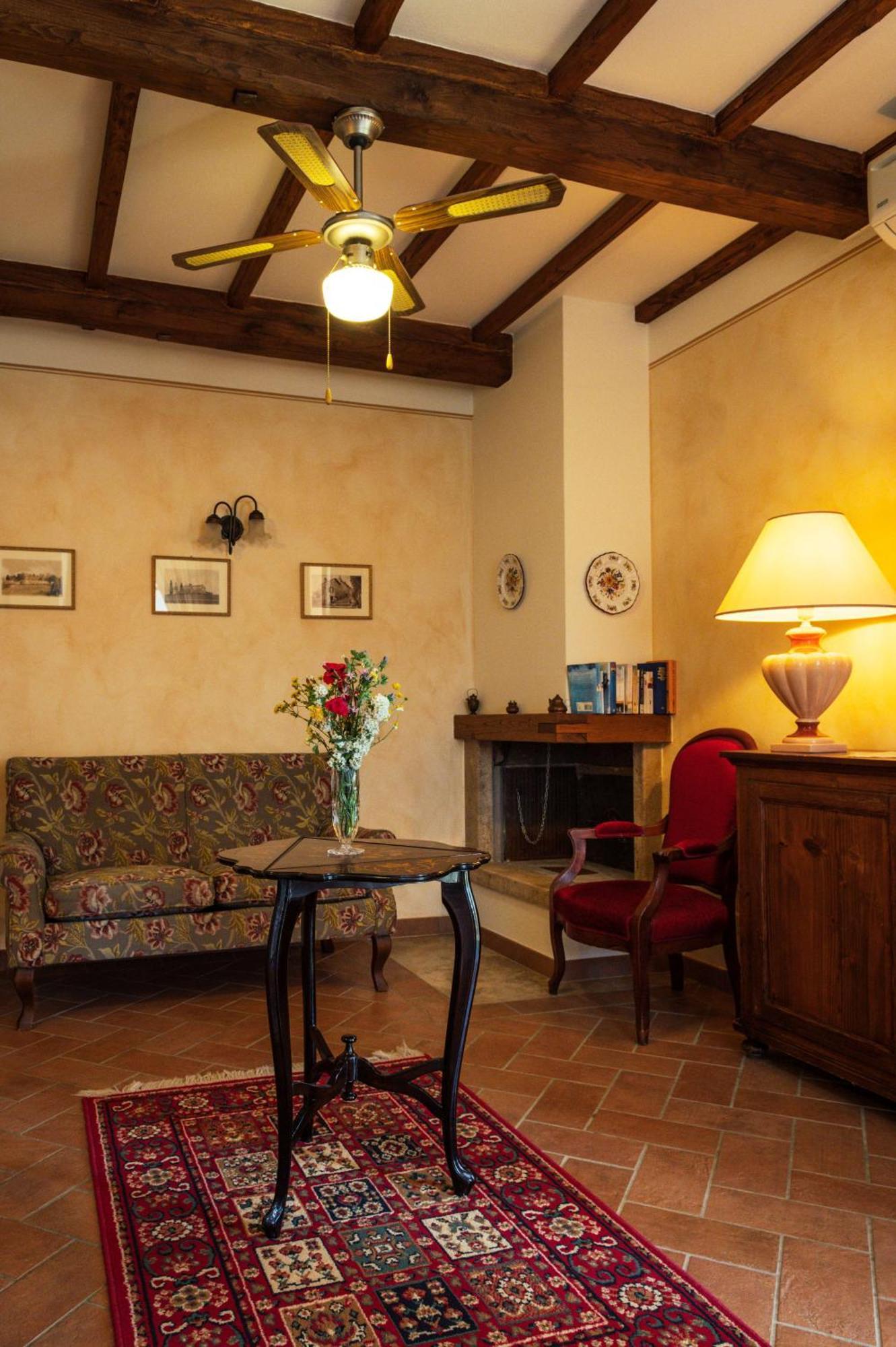 Agriturismo Casal Gheriglio Lucignano Exterior foto